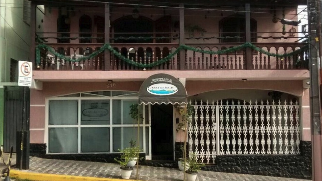 Fachada da Pousada Terra das Águas